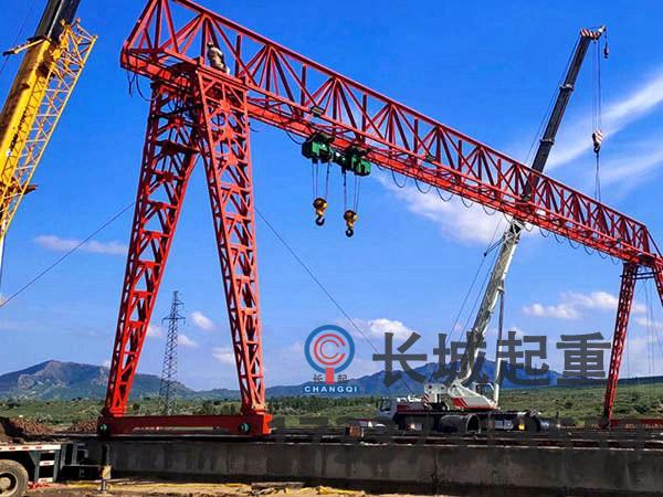 单悬臂龙门起重机和双悬臂龙门吊的核心区别